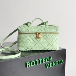 「#3855」BOTTECA VENETA uses exquisite craftsmanship intreccio weaving imported sheepskin leather Crossbody t