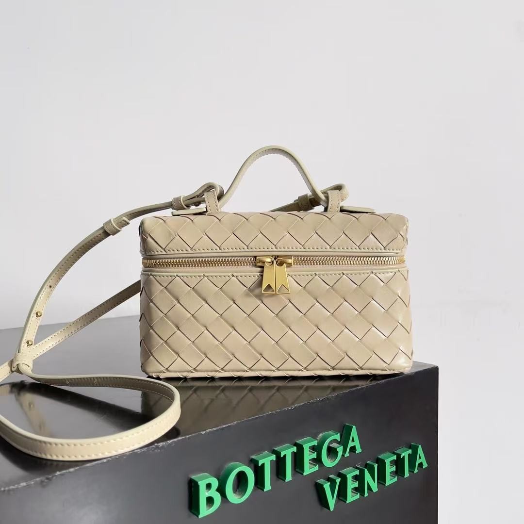 「#3862」BOTTECA VENETA uses exquisite craftsmanship intreccio weaving imported sheepskin leather Crossbody t