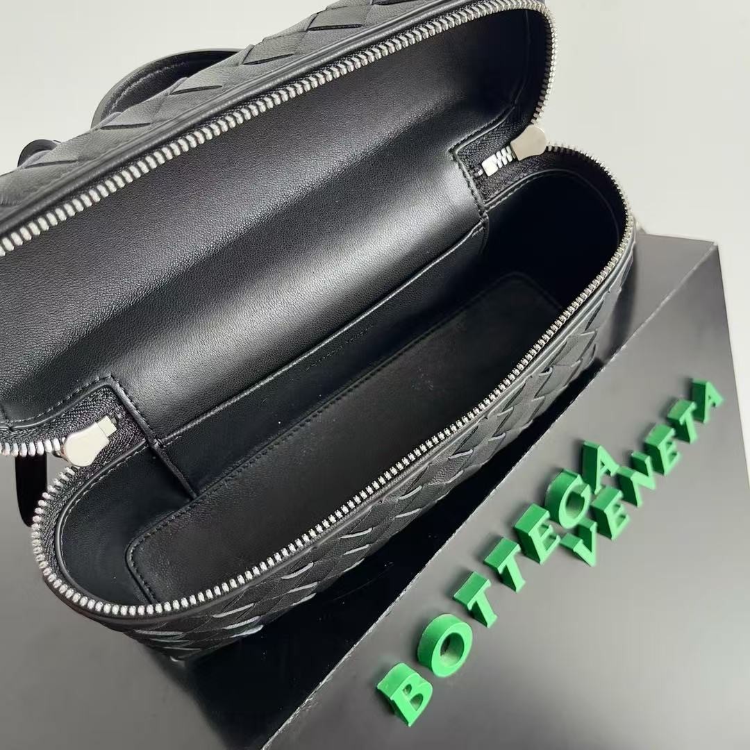 「#3858」BOTTECA VENETA uses exquisite craftsmanship intreccio weaving imported sheepskin leather Crossbody t