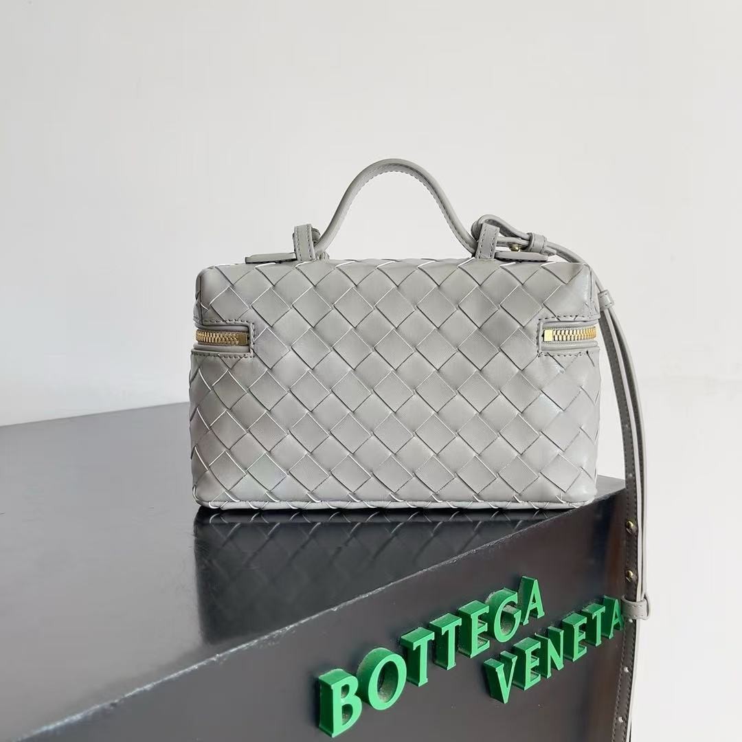 「#3865」BOTTECA VENETA uses exquisite craftsmanship intreccio weaving imported sheepskin leather Crossbody t