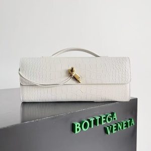 「#3839」BOTTECA VENETA uses exquisite craftsmanship intreccio embossed imported cow leather evening clutch b