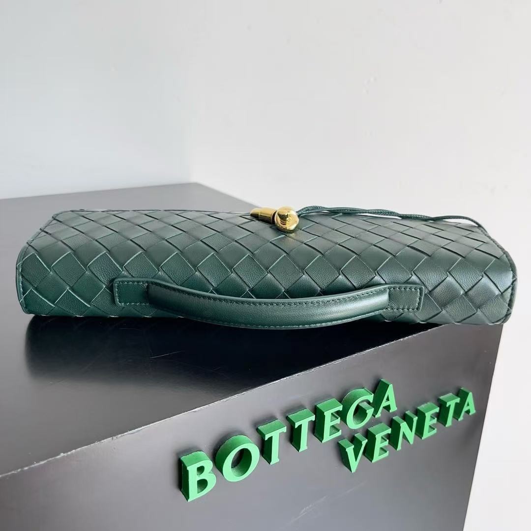 「#3848」BOTTECA VENETA uses exquisite craftsmanship intreccio woven imported sheepskin evening clutch bag Si