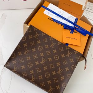 「#685」LOUIS VUITTON Tolietry Pouch 26 M47542 size:17*9.6*3.5cm