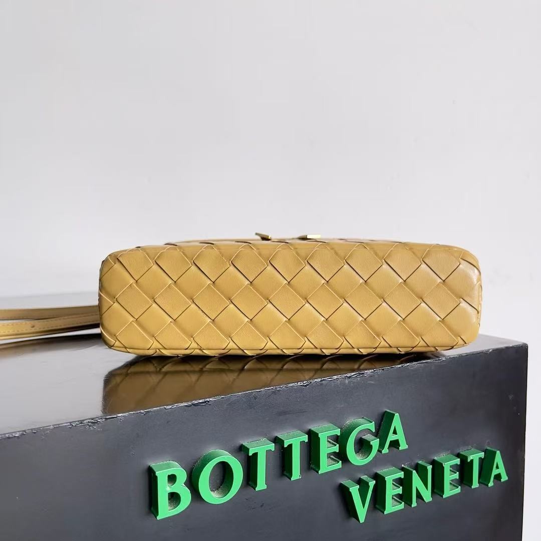 「#3854」BOTTECA VENETA uses exquisite craftsmanship intreccio weaving imported sheepskin leather Crossbody t